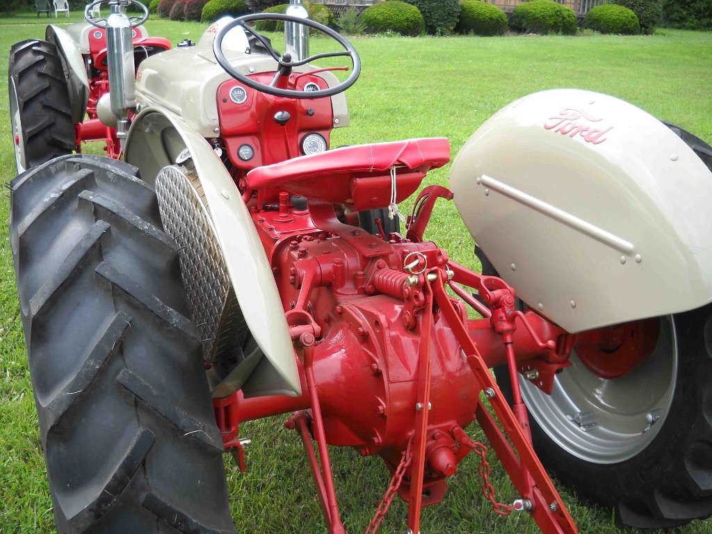 Seales Restoration - Antique Tractors - Ford 8N with Flathead Conversion